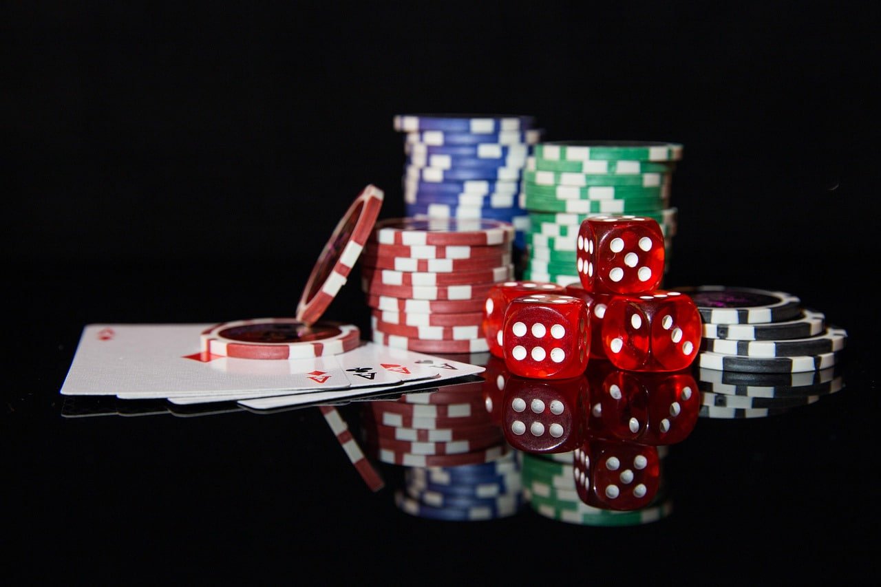 Meja Baccarat live kasino JOS777 Slot dengan diler profesional dan tampilan layar interaktif